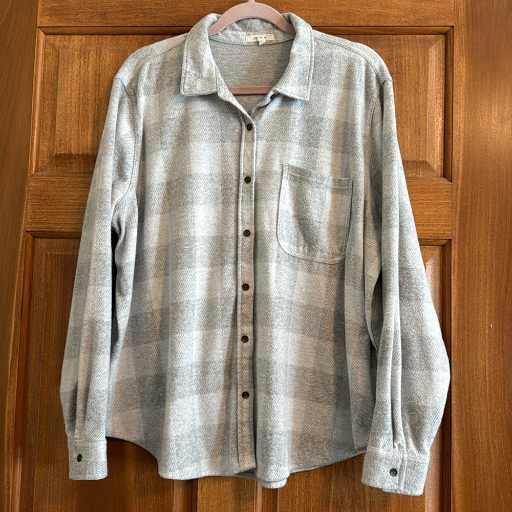 Maurices light gray and white polyester/rayon flannel - Women’s - Size 2X